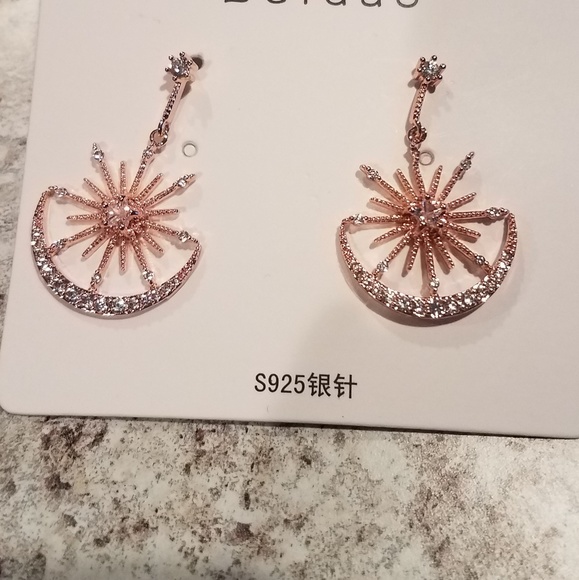 Sun And Moon Earrings - Picture 4 of 4